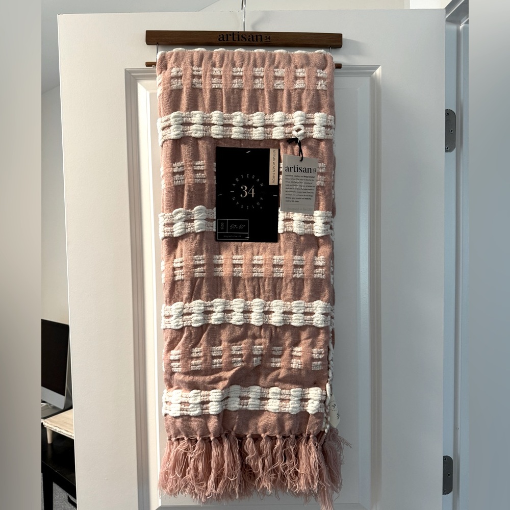 BRAND NEW W TAGS!! Artisan 34 woven throw